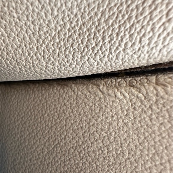 ❤️‍🔥Authentic LV sac plat in GM size❤️‍🔥 - Picture 14 of 17